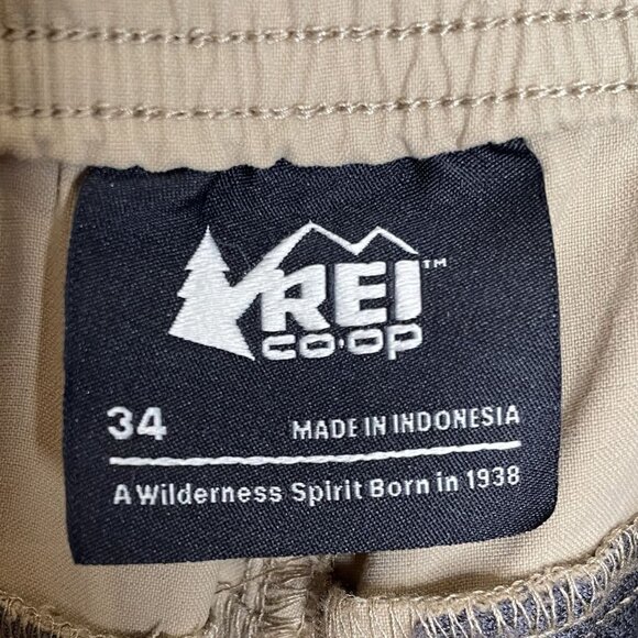 REI Co-op Mens Khaki Cargo Shorts, 34 - Picture 7 of 11